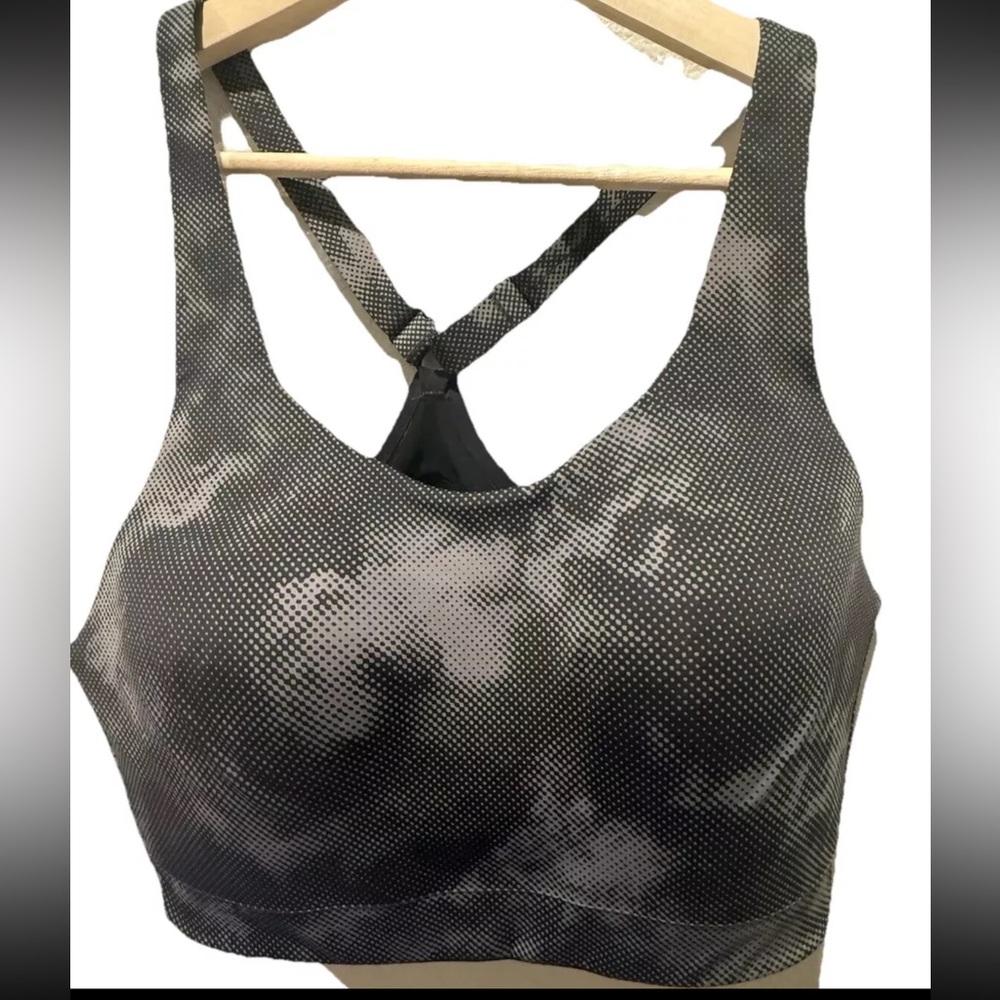 Athleta Advance Sports Bra 36C med-high impact black.Adj straps & molded pads!